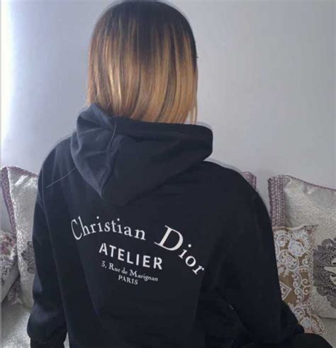 Soldes christian dior jusqu’à .